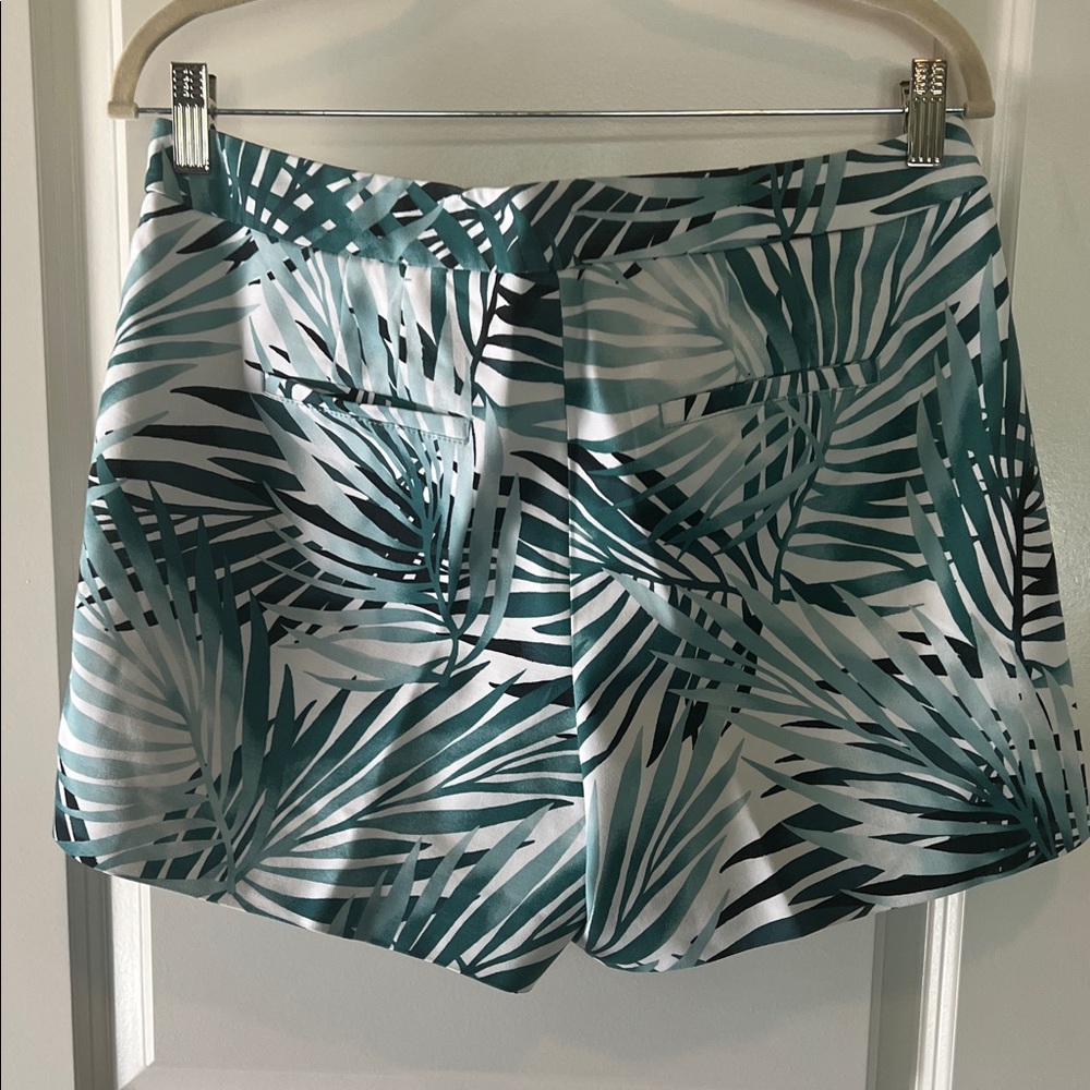 White House Black Market Green and White Leaf Shorts - Picture 5 of 6